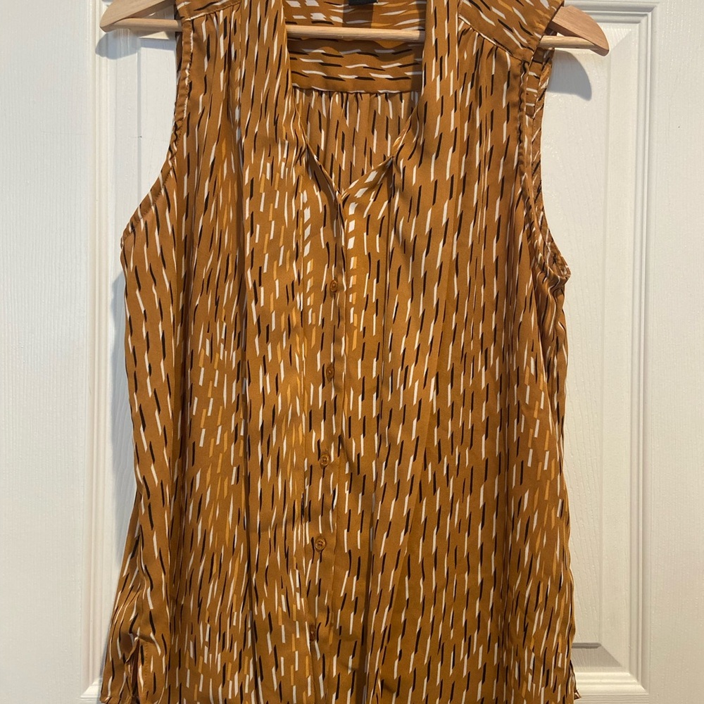 Jones New York Rust and White Sleeveless Button-Front Camisole